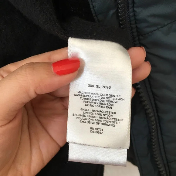 COLUMBIA Scroll‎ Gray Embroidered Puffer Jacket - Picture 7 of 7